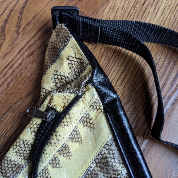 🐍LEE SANDS Vtg Genuine Snakeskin Fanny Pack🐍 - Picture 4 of 5